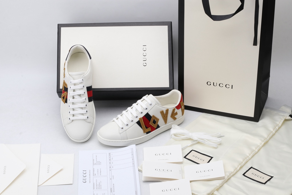 Women s Ace embroidered sneaker